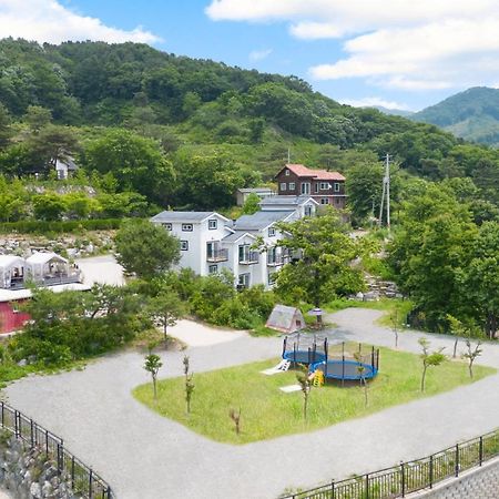 Hongcheon D-Day Pension&Camping Buitenkant foto